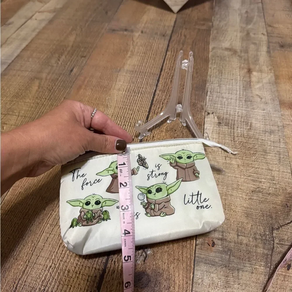 Boxlunch x lucasfilm x bio world x Star Wars x mandalorian the child pouch
